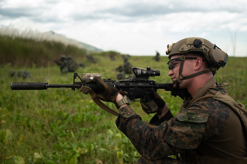Philippine, Republic of Korea, and U.S. Marines conduct amphibious operations during KAMANDAG 6