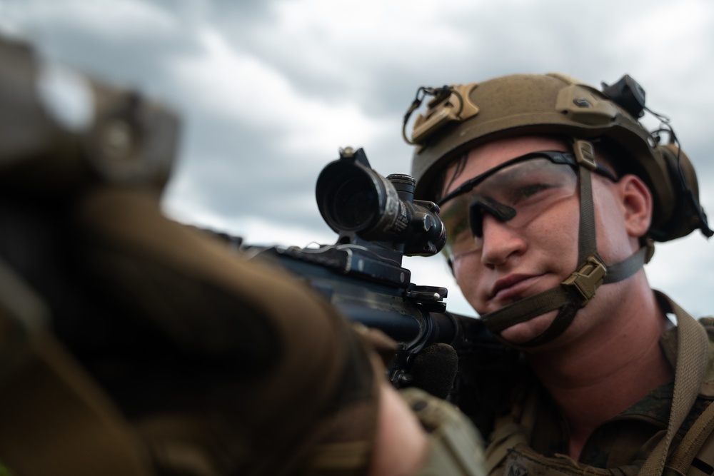 Philippine, Republic of Korea, and U.S. Marines conduct amphibious operations during KAMANDAG 6