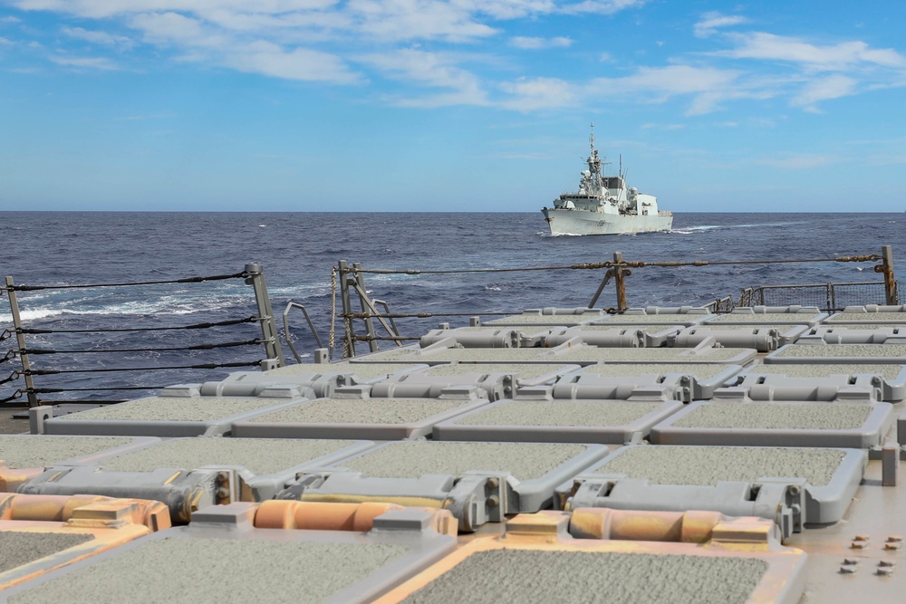 USS Higgins Conducts Operations with HMCS Winnipeg in South China Sea