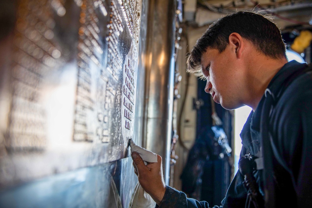 USS Leyte Gulf (CG 55) Daily Operations