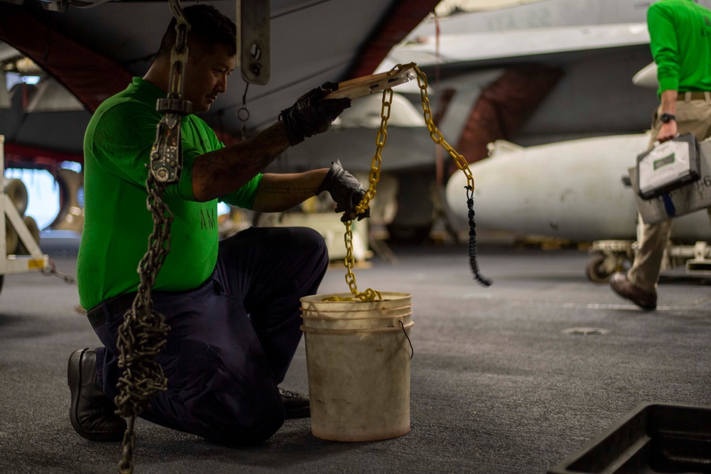 U.S. Navy Sailor Restows Chain