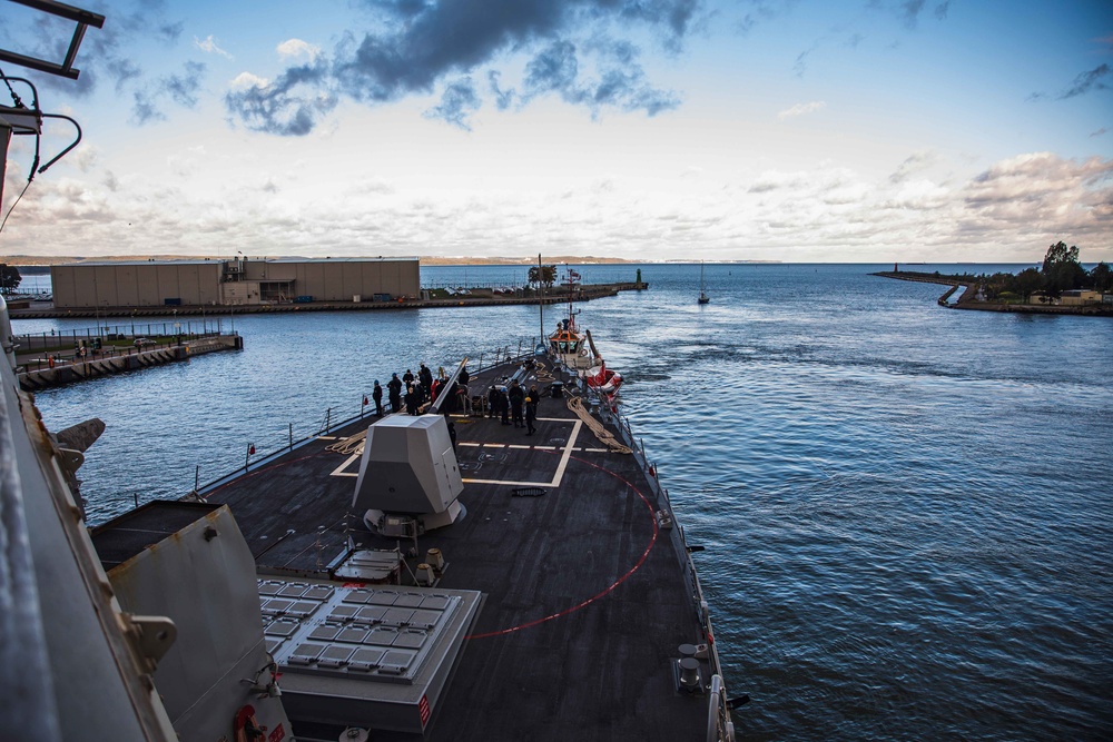 USS Paul Ignatius (DDG 117) Arrives Gdansk, Poland