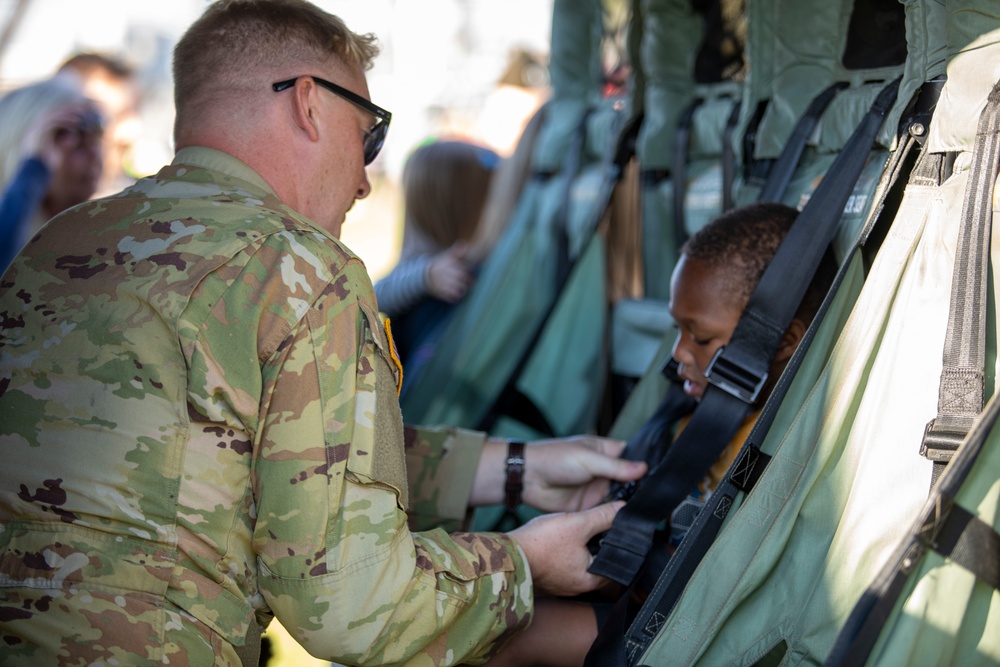 3rd Combat Aviation Brigade Soldiers participate in the 19th Annual USO Armed Forces Half Marathon &amp; Freedom 5K/10K