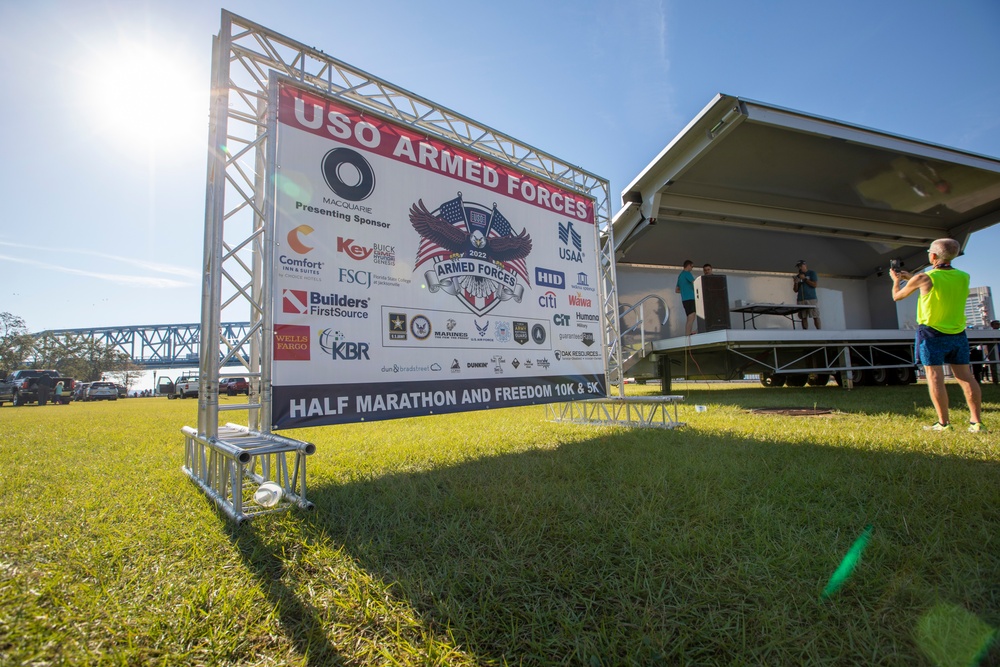 3rd Combat Aviation Brigade Soldiers participate in the 19th Annual USO Armed Forces Half Marathon &amp; Freedom 5K/10K