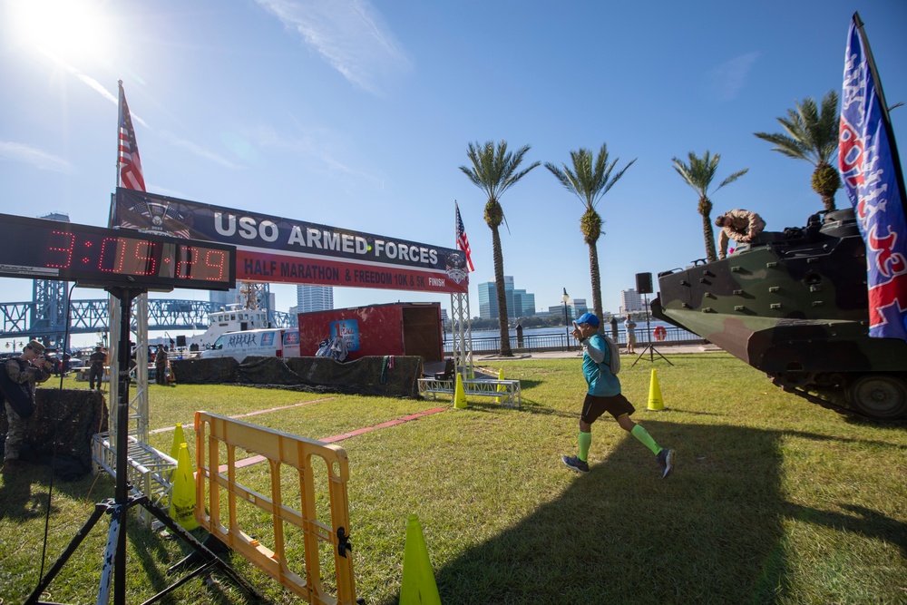 3rd Combat Aviation Brigade Soldiers participate in the 19th Annual USO Armed Forces Half Marathon &amp; Freedom 5K/10K