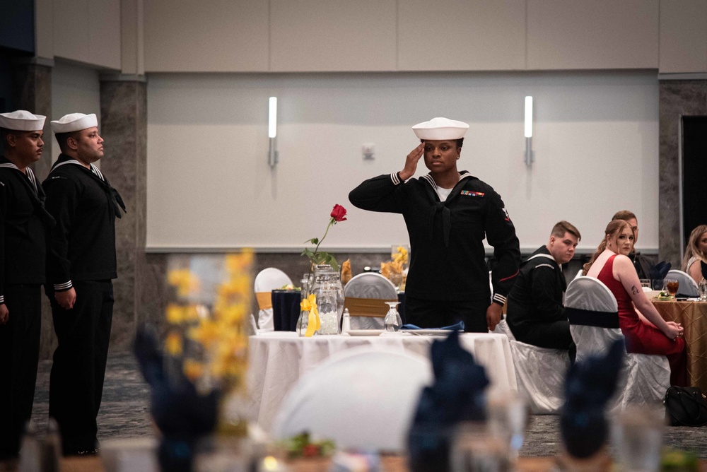 Cherry Point Sailors, Guests Celebrate Navy Ball