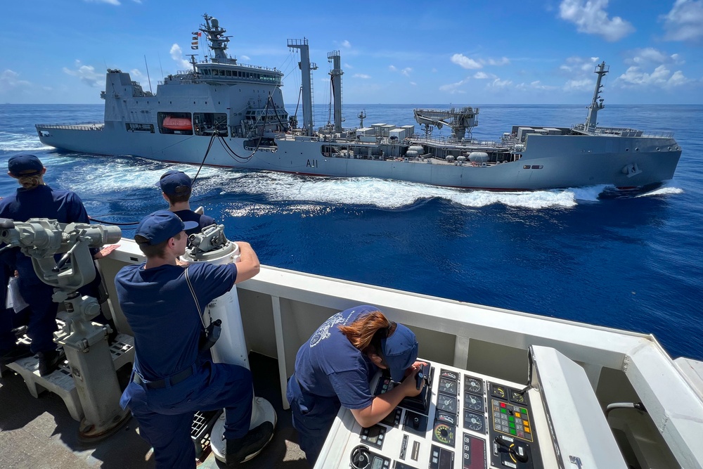 Coast Guard Cutter Midgett, Royal New Zealand Navy conduct refuel in South China Sea