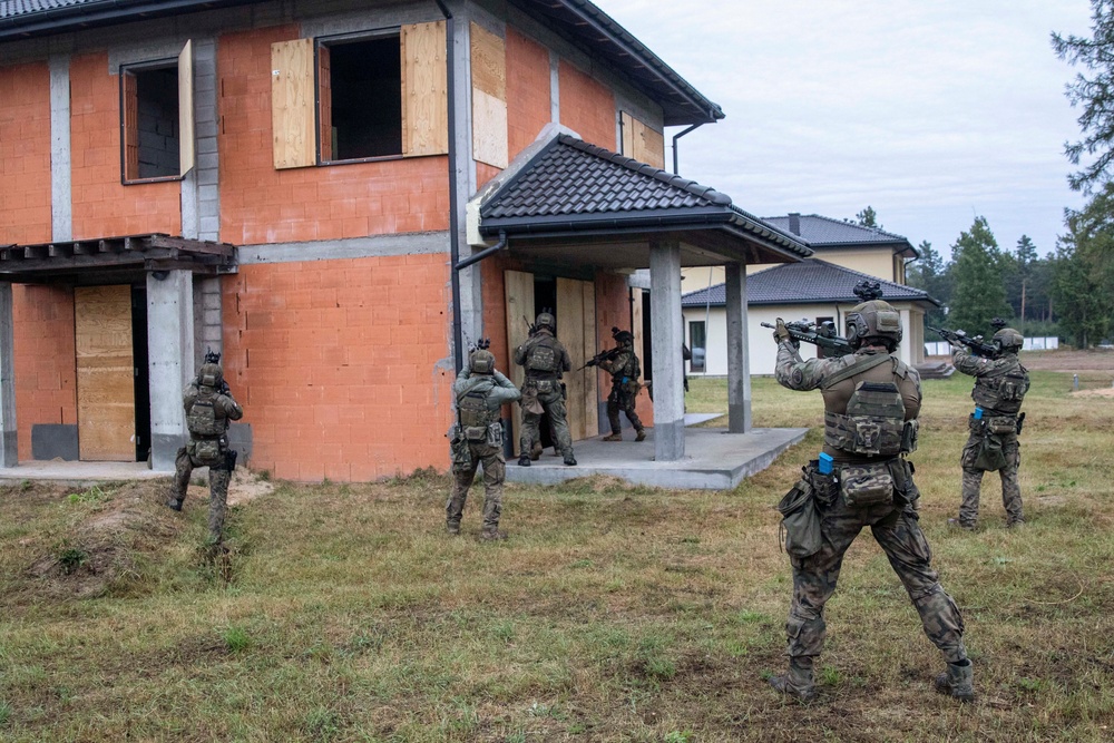 10th Special Forces Group conducts training with Polish 1st Territorial Defense Forces