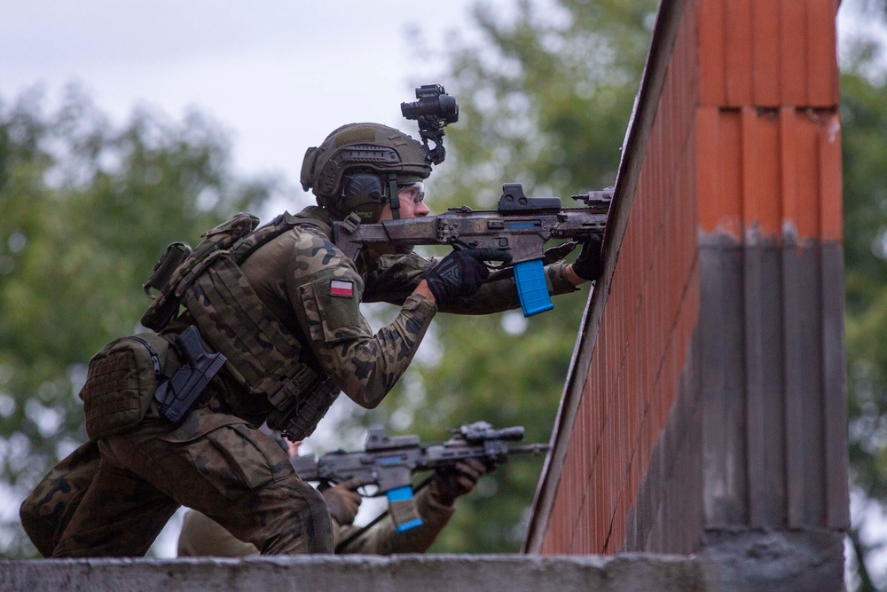 10th Special Forces Group conducts training with Polish 1st Territorial Defense Forces