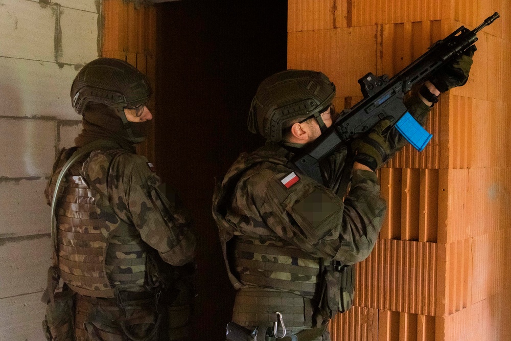 10th Special Forces Group conducts training with Polish 1st Territorial Defense Forces