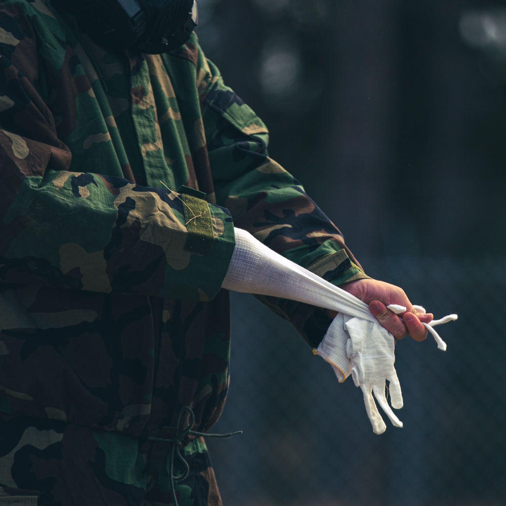 10th Homeland Response Force Guardsmen cover CBRN basics with JBLM medical detachment