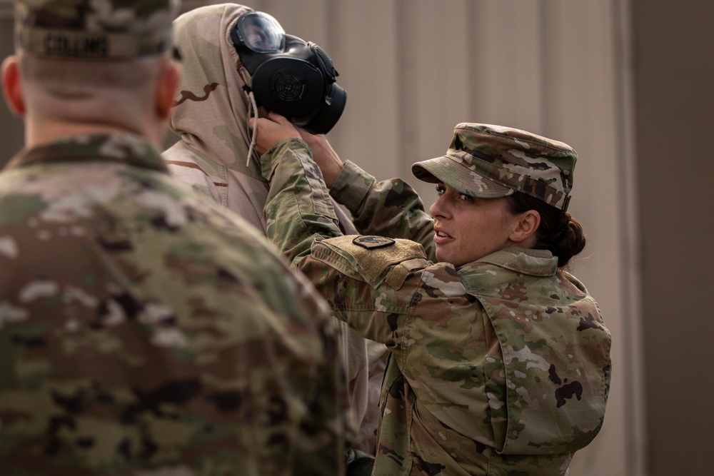 10th Homeland Response Force Guardsmen cover CBRN basics with JBLM medical detachment