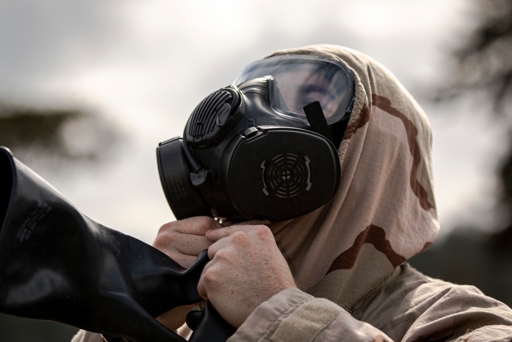 10th Homeland Response Force Guardsmen cover CBRN basics with JBLM medical detachment