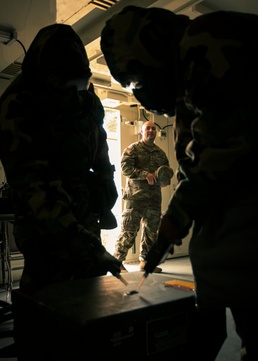 10th Homeland Response Force Guardsmen cover CBRN basics with JBLM medical detachment