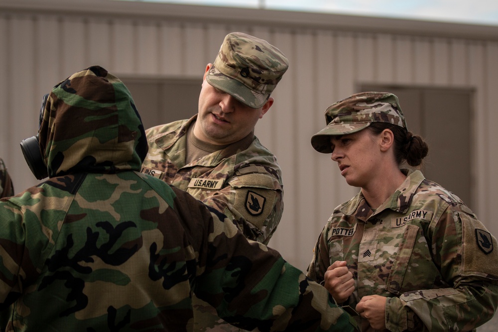 10th Homeland Response Force Guardsmen cover CBRN basics with JBLM medical detachment