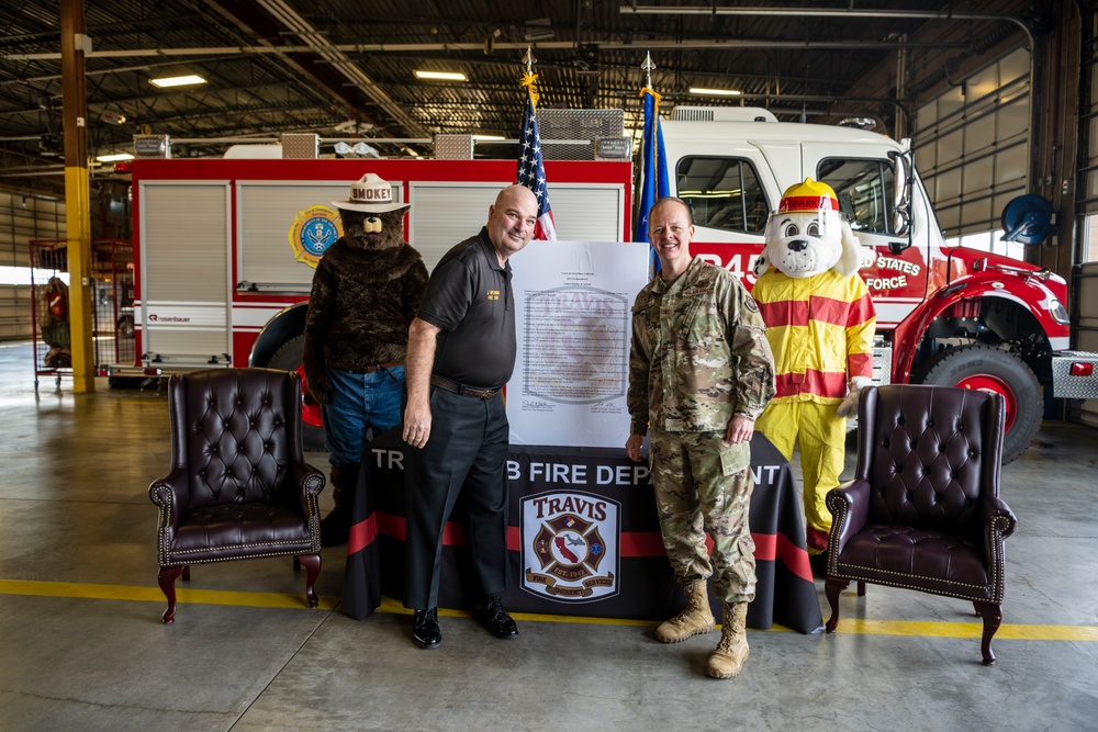 DVIDS Images Fire Prevention Week proclamation signing [Image 2 of 4]