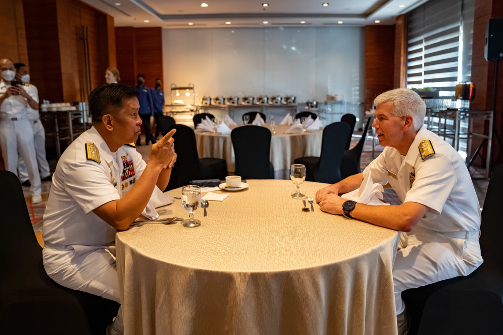 Commander, U.S. 7th Fleet Participates in Staff-to-Staff talks