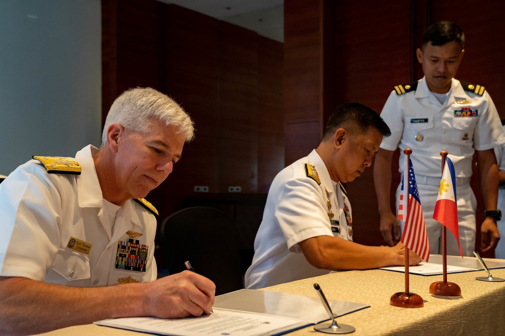 Commander, U.S. 7th Fleet Participates in Staff-to-Staff talks