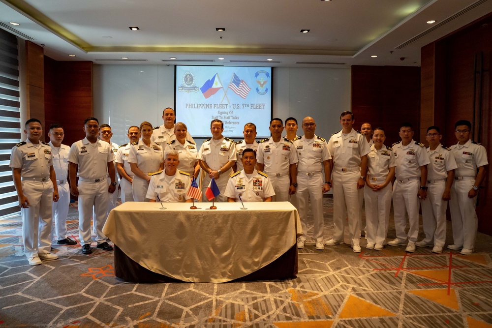 Commander, U.S. 7th Fleet Participates in Staff-to-Staff talks