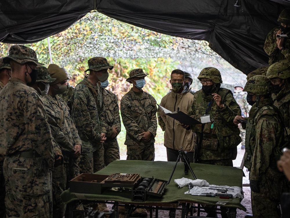 Resolute Dragon 22 | U.S. Marines and JGSDF soldiers conduct Static Weapons Display