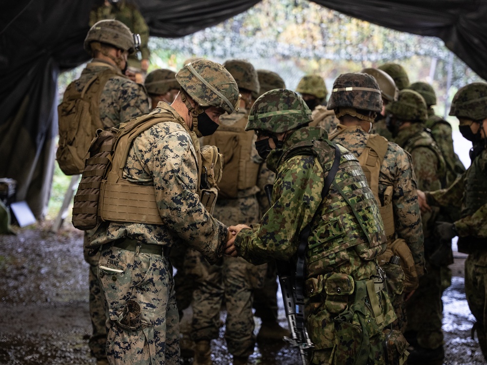 Resolute Dragon 22 | U.S. Marines and JGSDF soldiers conduct Static Weapons Display