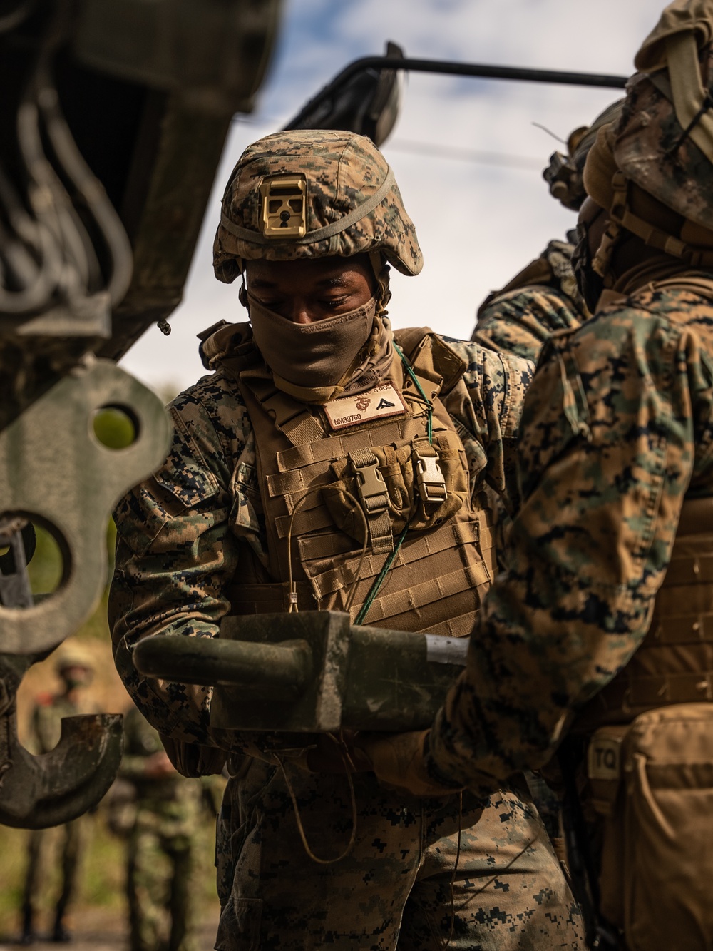 Resolute Dragon 22 | 3rd TB Marines and JGSDF Soldiers conduct Bilateral Vehicle Recovery Training
