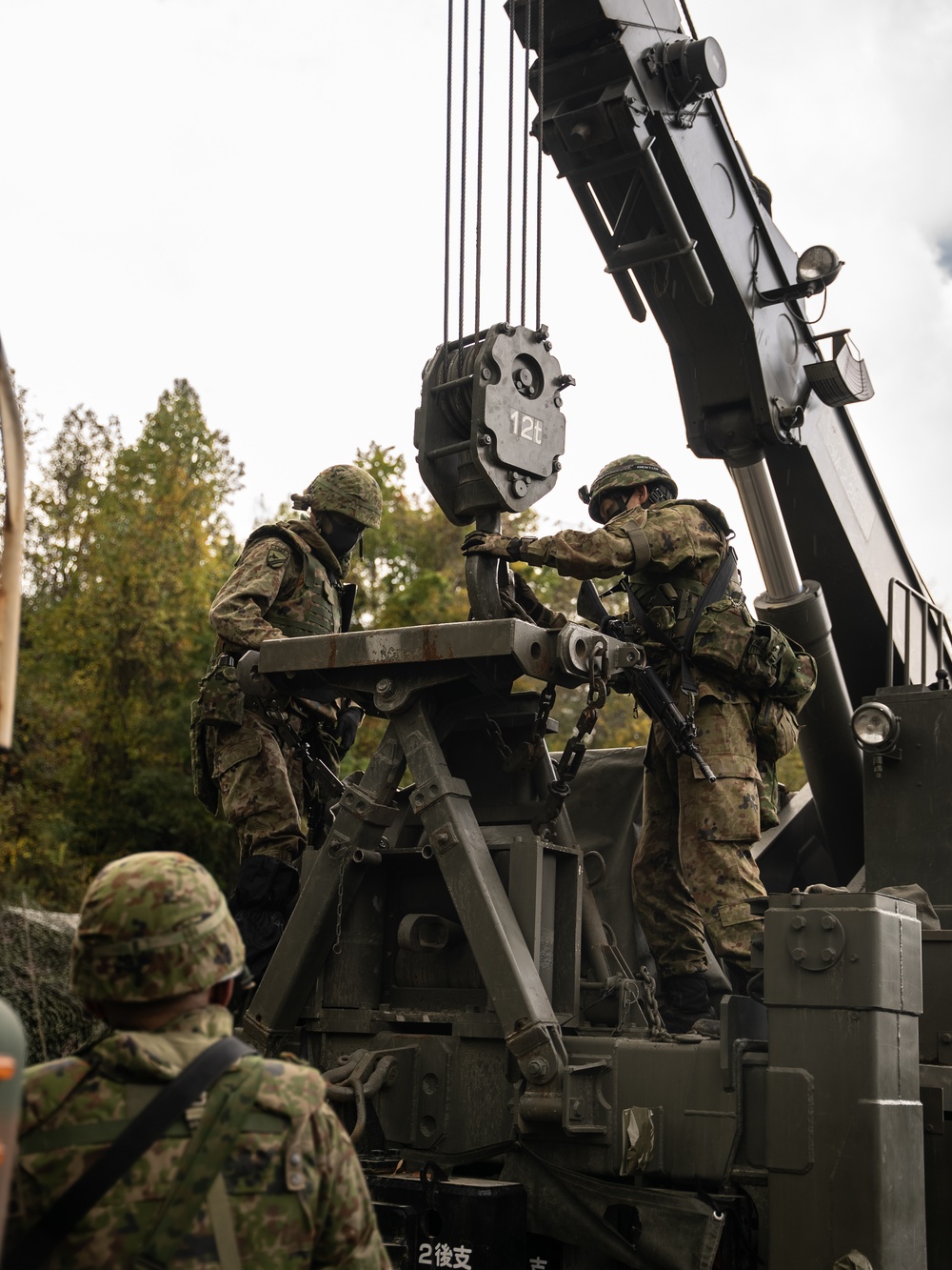 Resolute Dragon 22 | 3rd TB Marines and JGSDF Soldiers conduct Bilateral Vehicle Recovery Training