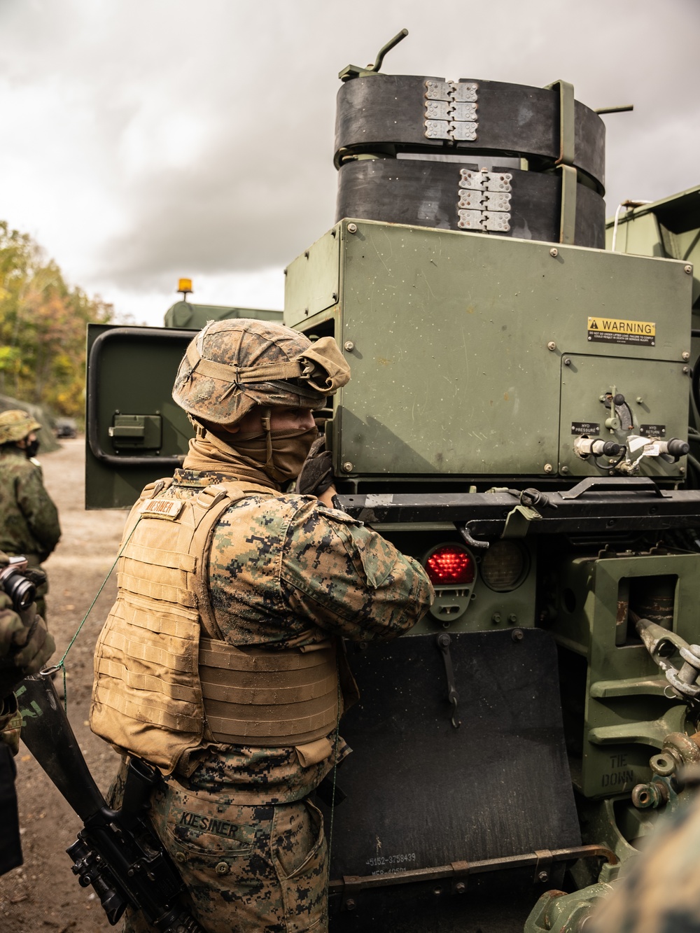 Resolute Dragon 22 | 3rd TB Marines and JGSDF Soldiers conduct Bilateral Vehicle Recovery Training