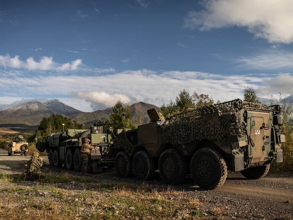 Resolute Dragon 22 | 3rd TB Marines and JGSDF Soldiers conduct Bilateral Vehicle Recovery Training