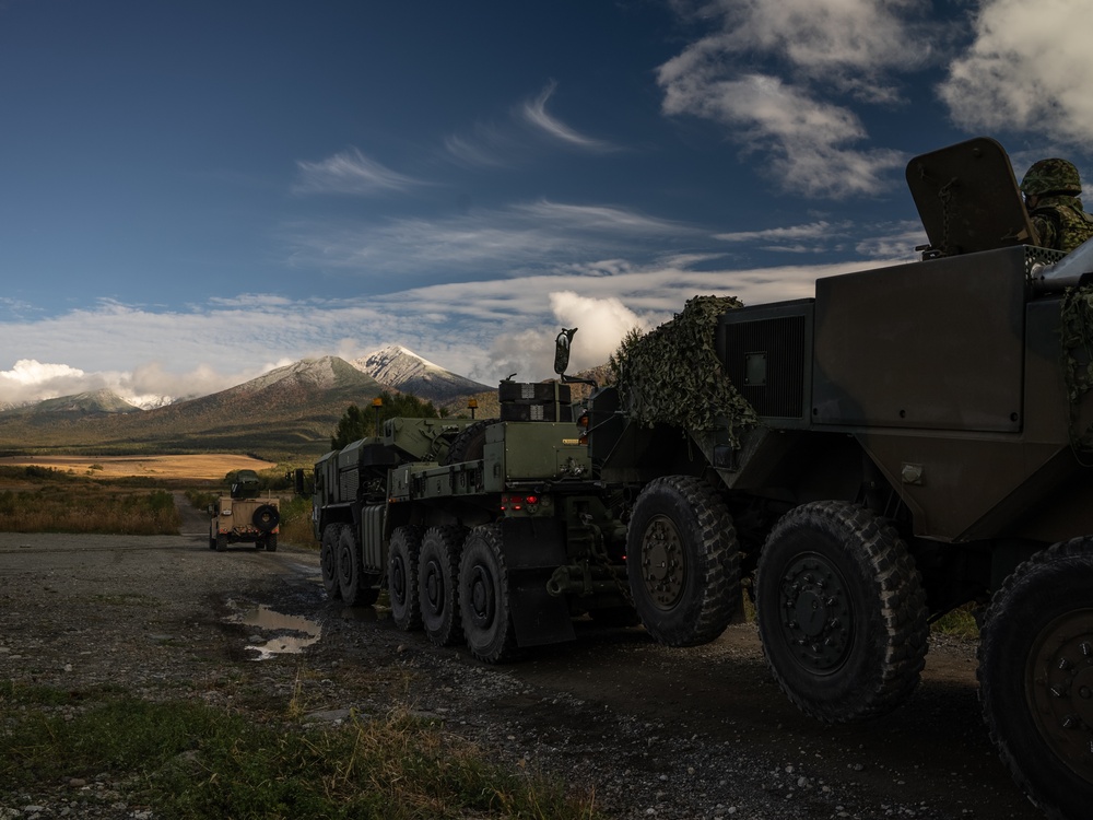 Resolute Dragon 22 | 3rd TB Marines and JGSDF Soldiers conduct Bilateral Vehicle Recovery Training