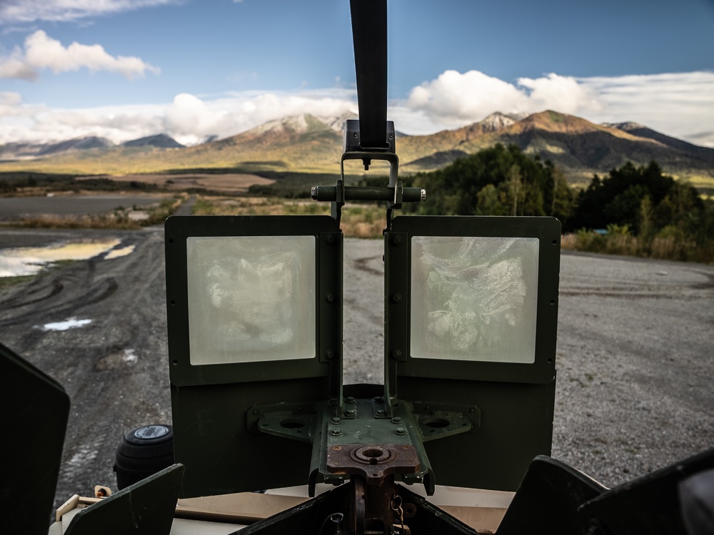Resolute Dragon 22 | 3rd TB Marines and JGSDF Soldiers conduct Bilateral Vehicle Recovery Training