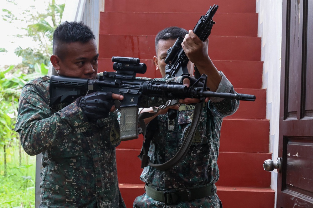 KAMANDAG 6 Close-quarters Combat Drills