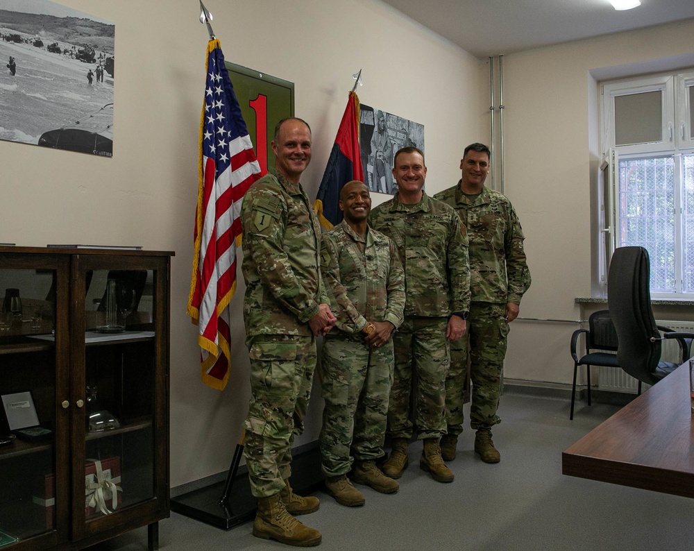 Maj. Gen. Womack visits 1st ID CG