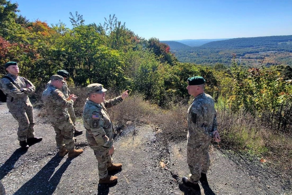 Lithuanian Land Forces commander visits Pa.