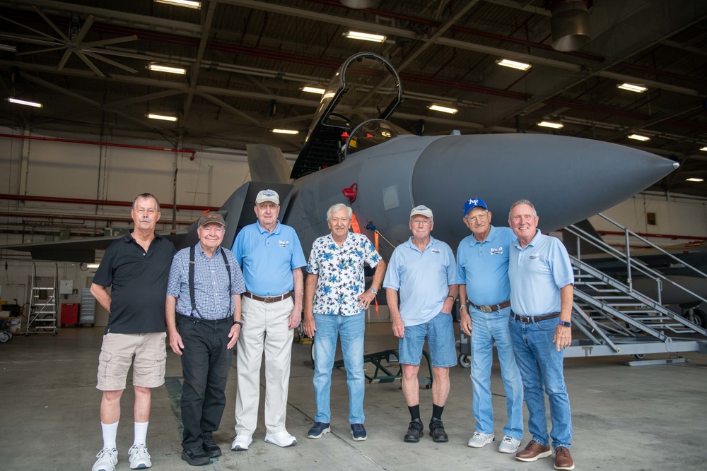 Vietnam-era veterans get a feel for the FANG