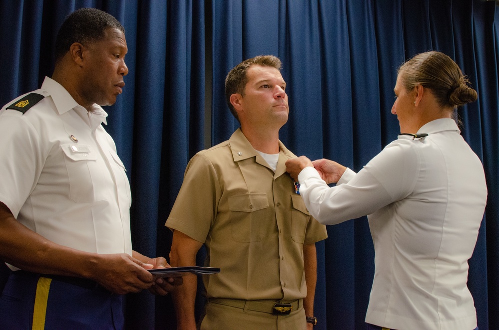 Navy officer awarded for life-saving action