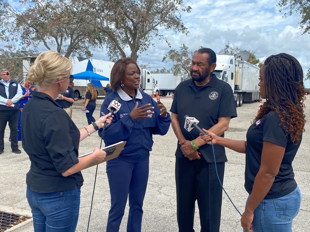 Representatives Al Green and Val Demings Visit a FEMA Disaster Recovery Center