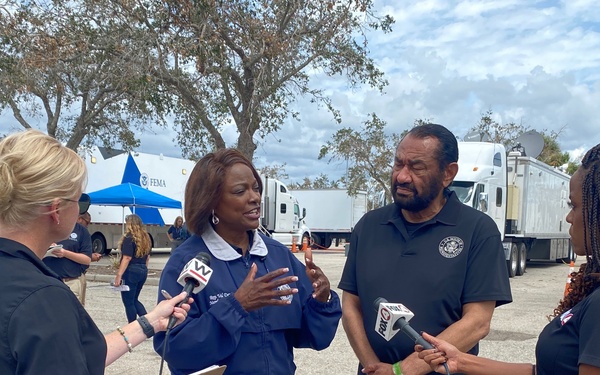 Representatives Al Green and Val Demings Visit a FEMA Disaster Recovery Center
