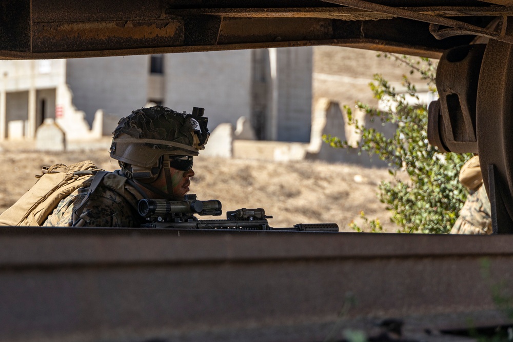 1st Bn., 4th Marines conduct field training