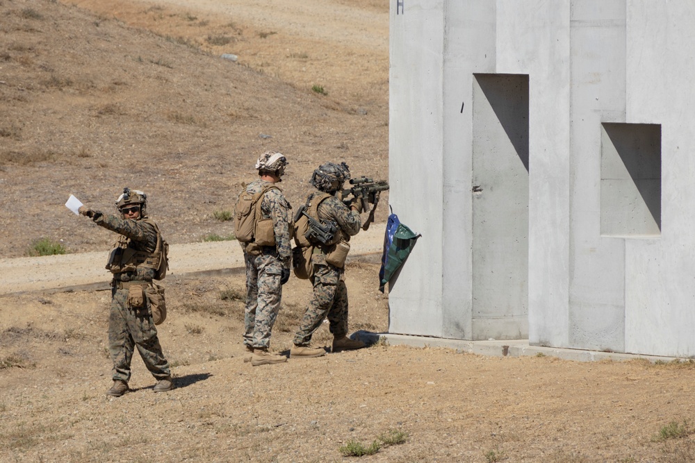 1st Bn., 4th Marines conduct field training