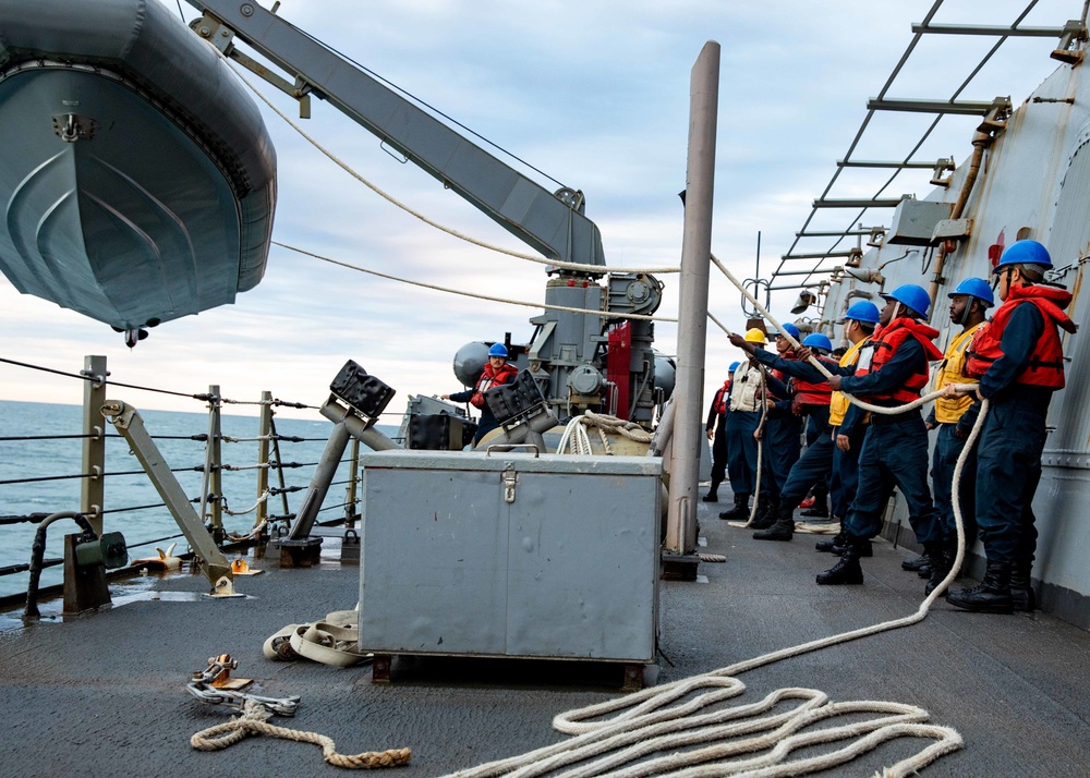 Ramage Conducts Small Boat Operations