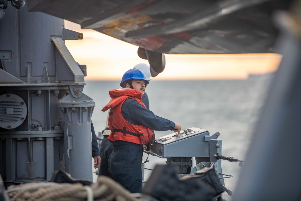 Ramage Conducts Small Boat Operations