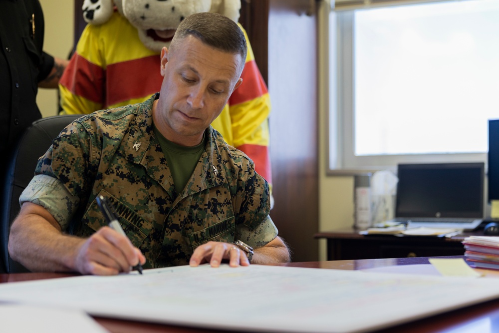 MCIPAC H&amp;S Bn Commanding Officer signs the 2022 Fire Prevention Proclamation