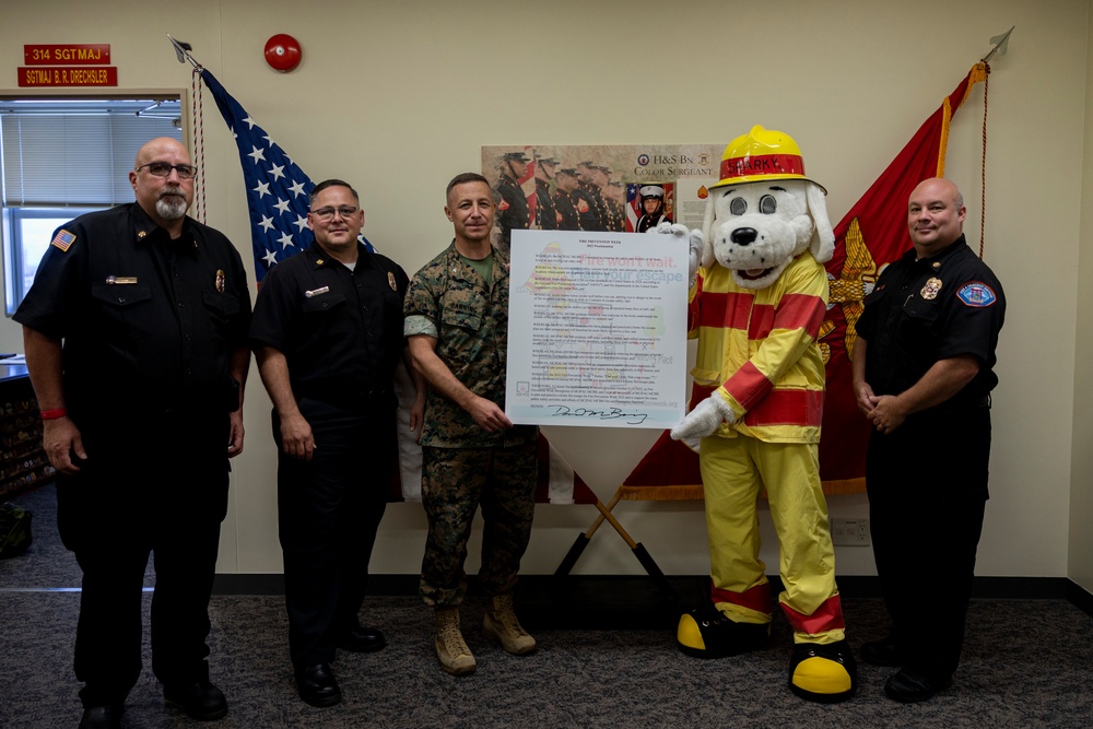 MCIPAC H&amp;S Bn Commanding Officer signs the 2022 Fire Prevention Proclamation