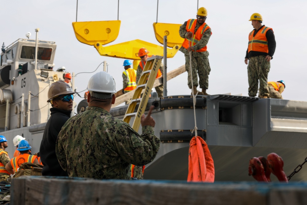 Resolute Dragon 22 | Marines and Sailors on USNS Dahl Execute Maritime Prepositioning Force Offload Efforts