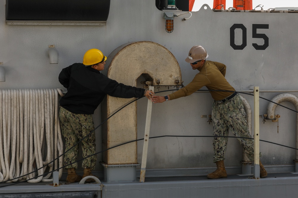 Resolute Dragon 22 | Marines and Sailors on USNS Dahl Execute Maritime Prepositioning Force Offload Efforts