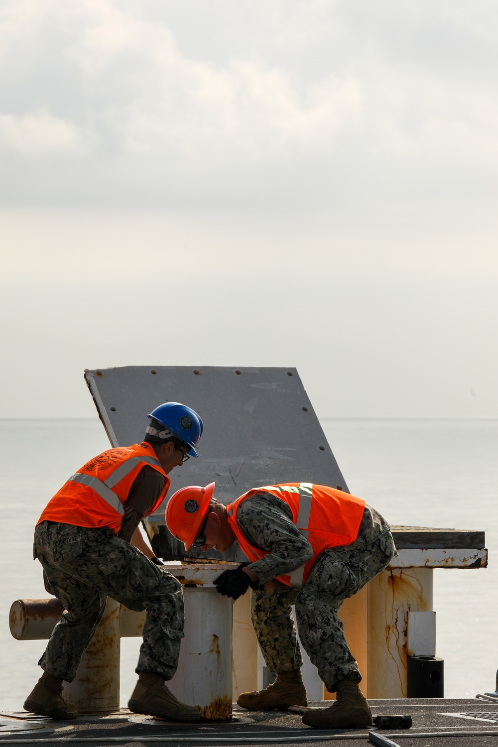 Resolute Dragon 22 | Marines and Sailors on USNS Dahl Execute Maritime Prepositioning Force Offload Efforts