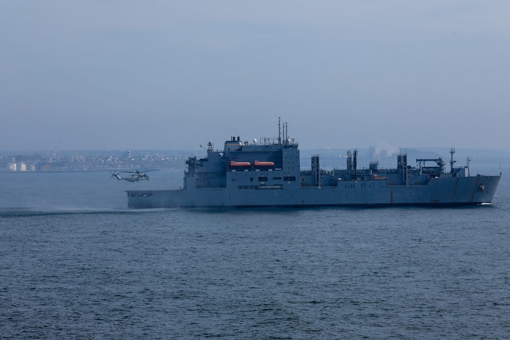 Resolute Dragon 22 | Marines and Sailors on USNS Dahl Execute Maritime Prepositioning Force Offload Efforts