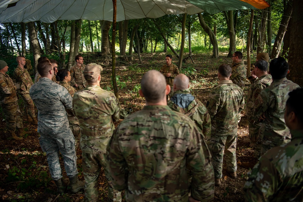 86th AW SERE instructors train with 424th ABS