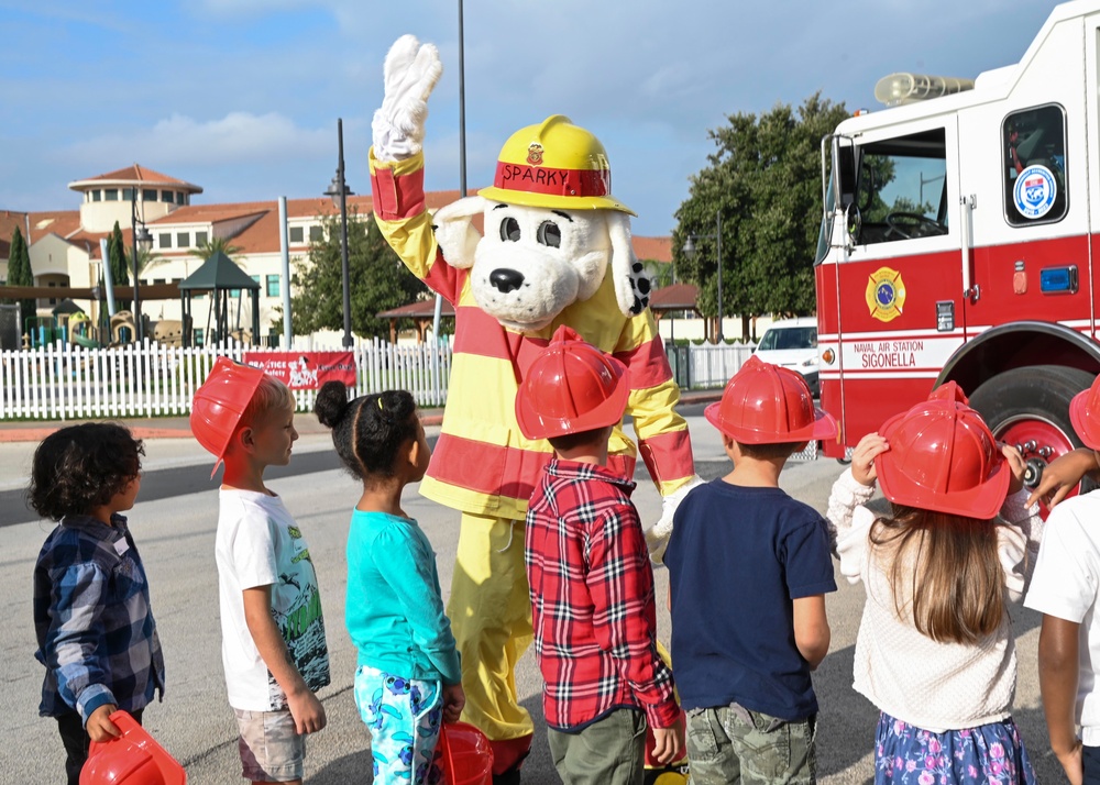 School Kids Meet Sparky On NAS Sigonella